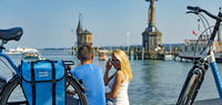 Bodensee Konstanz Hafen Statue der Imperia Sonnenbrille Radler ©Donau Touristik Bernhard M. Wieland